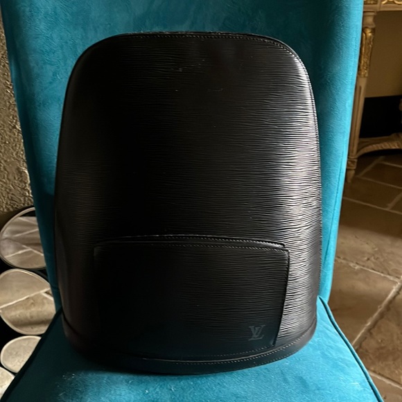 Louis Vuitton Gobelins Backpack in Black Epi Leather - Picture 1 of 6